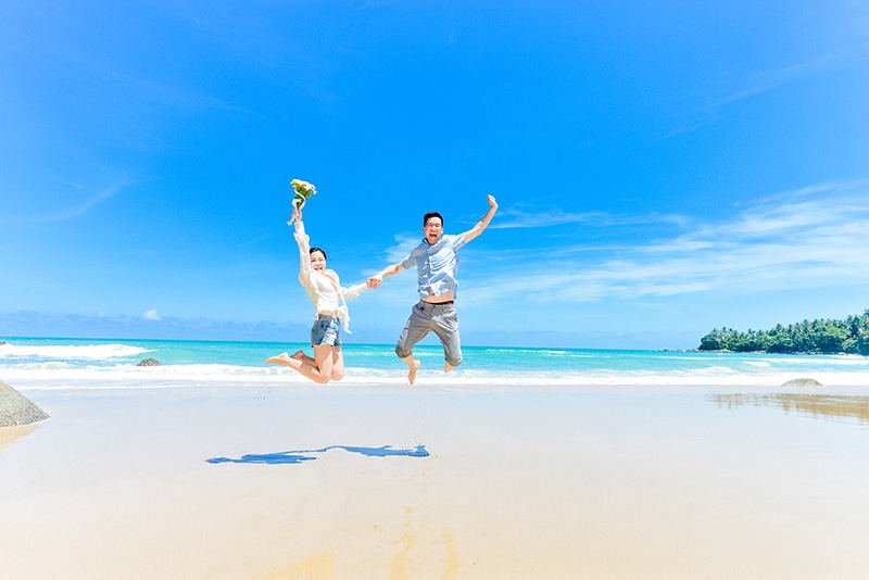 Honeymoon with photographer