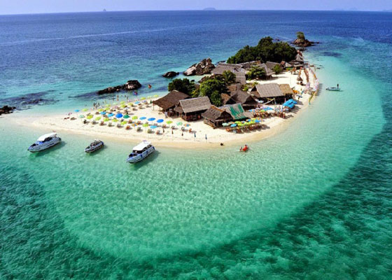 Private Catamaran Tour to Khai Islands